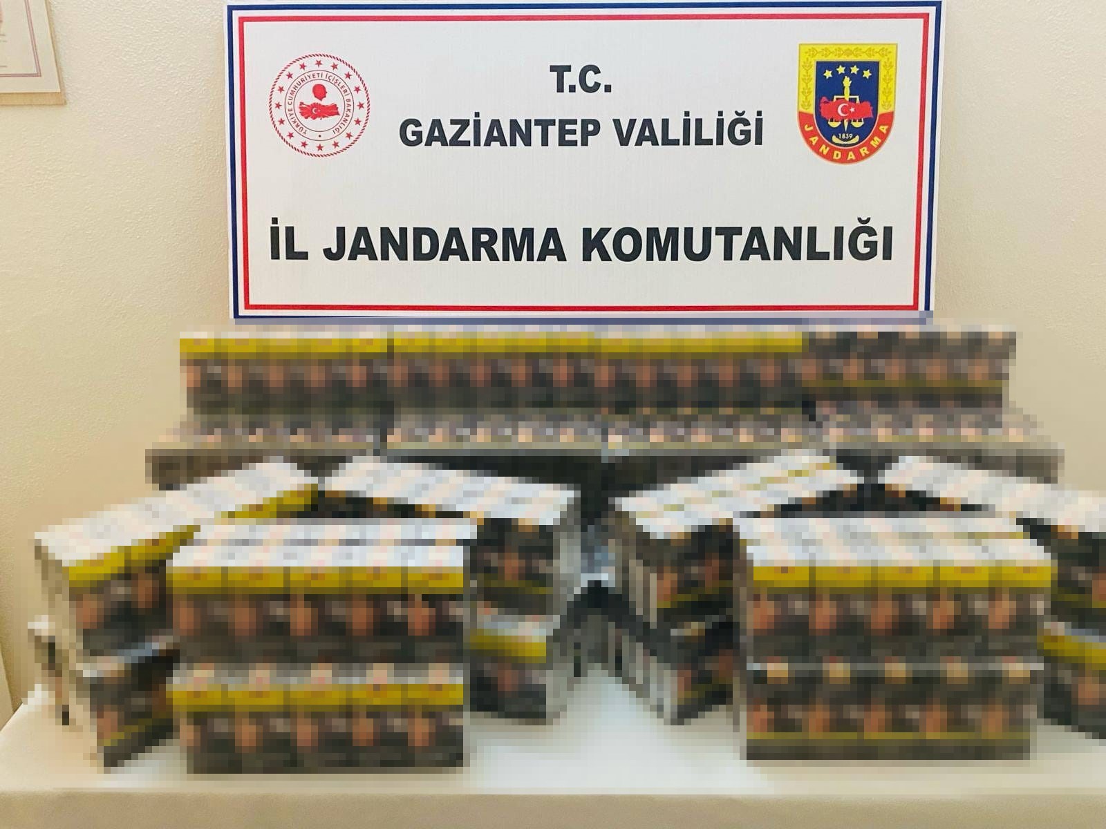 Gaziantep'te 1,5 milyon değerinde kaçak sigara ve çay ele geçirildi