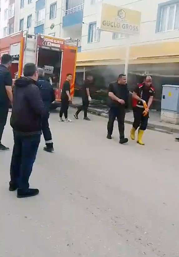 Yozgat'ta markette yangın