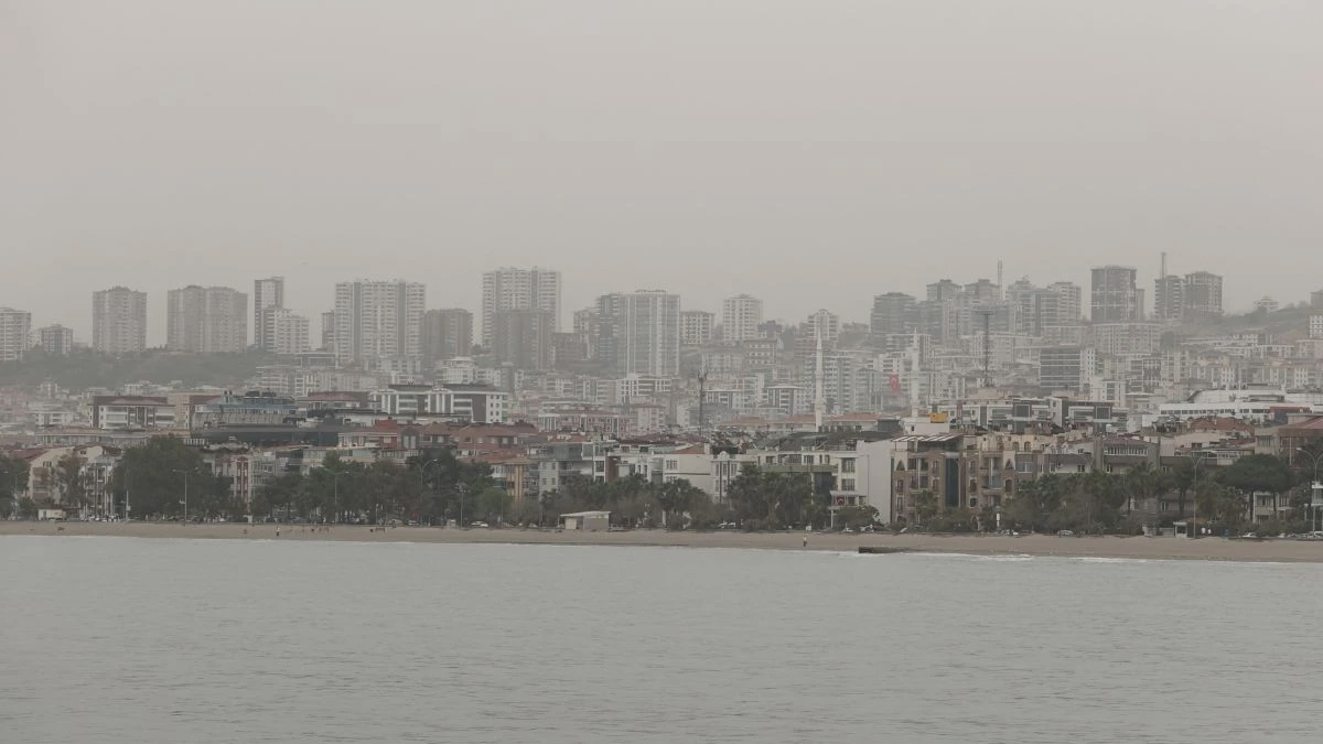 Samsun'da Kuzey Afrika kaynaklı toz taşınımı etkili oldu