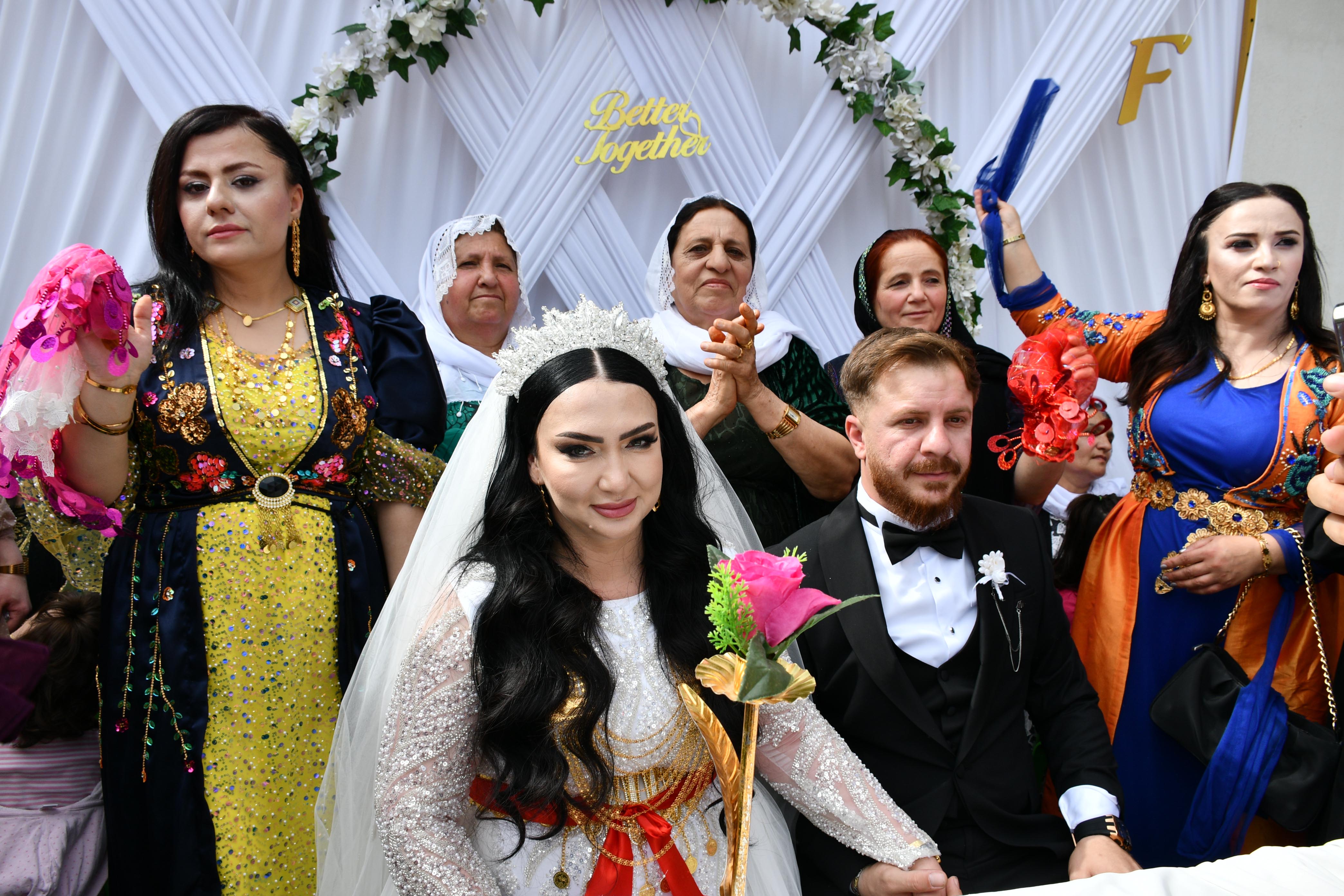 Ukrayna'da Şırnak'a gelin geldi! Düğün 2 gün 2 gece sürdü