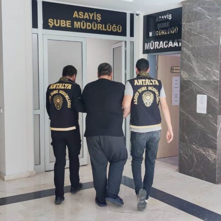 Antalya’da 11 yıldır firari olan şahıs yakalandı