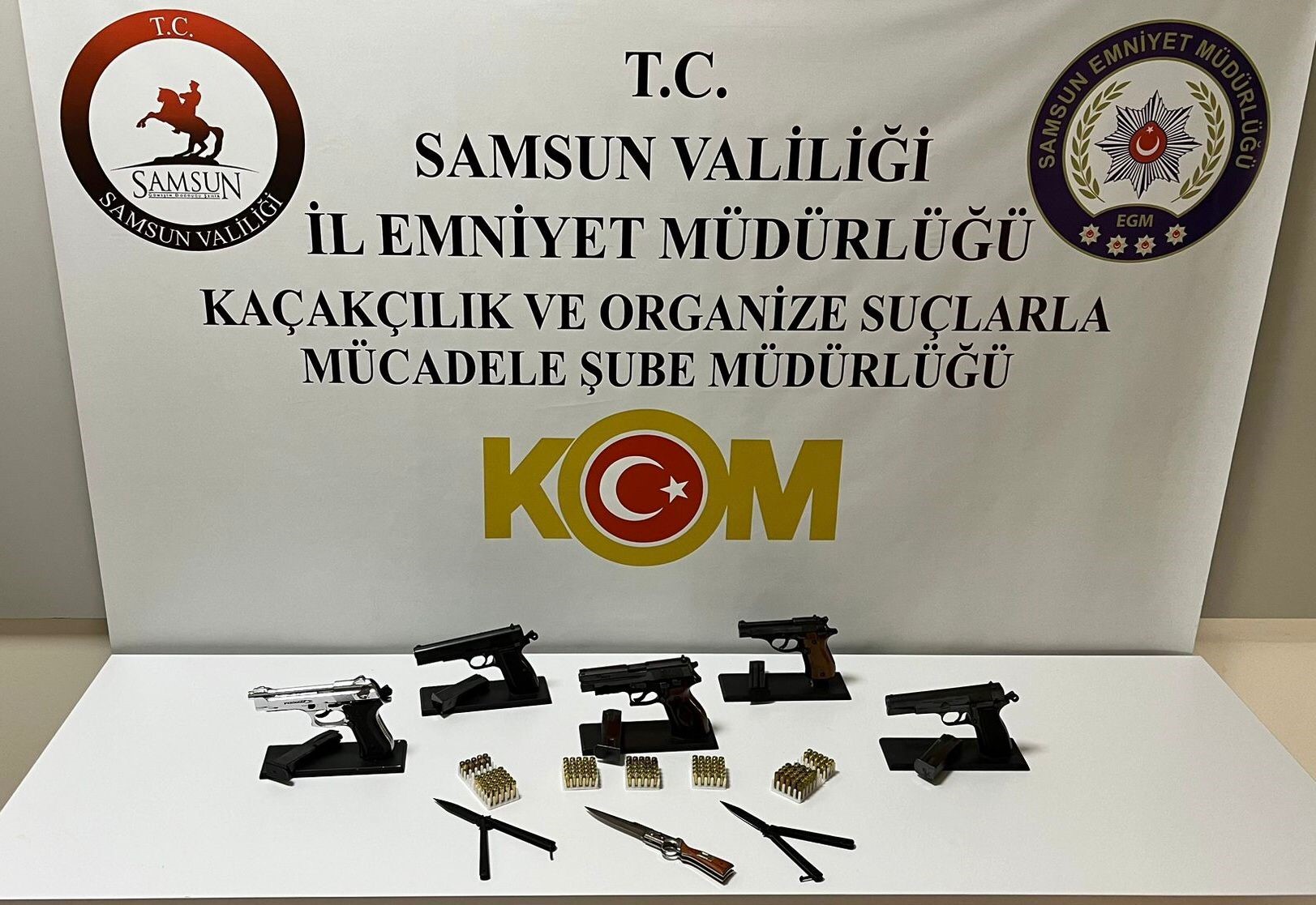 Samsun'da 2 şahıs 5 tabancayla gözaltında