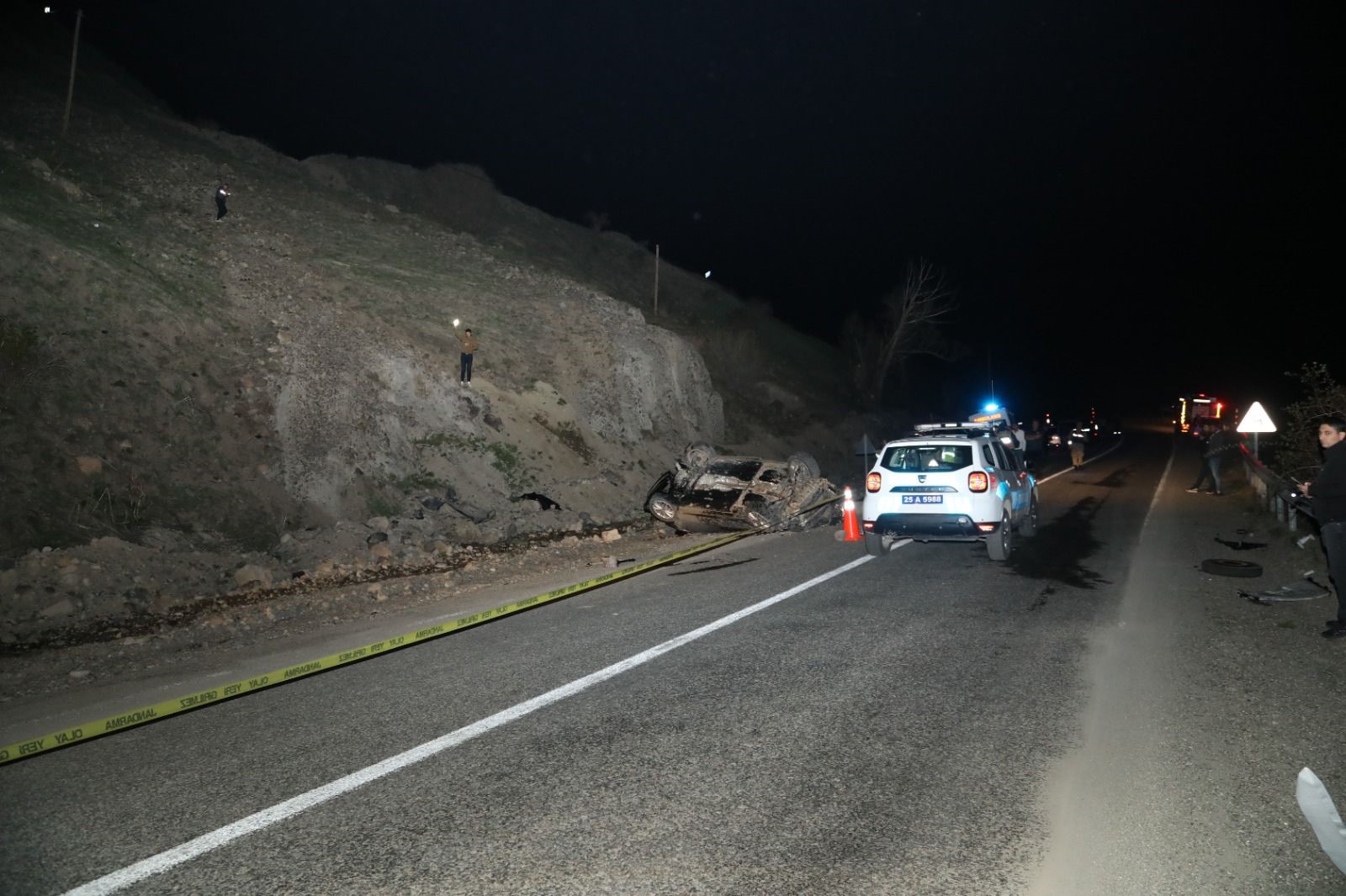 Erzurum'da otomobil takla attı: 3 ölü 2 ağır yaralı