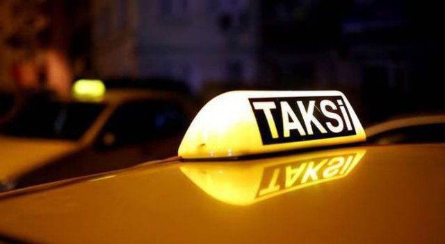 Çakmakla taksiciyi gasp etti