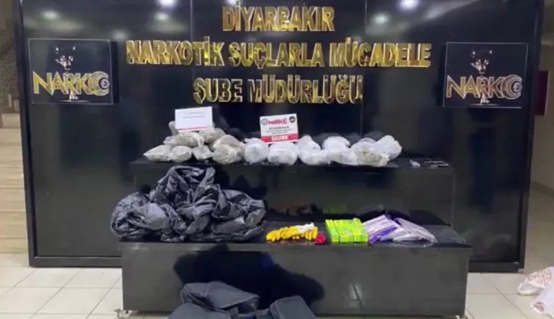 Diyarbakır'da uyuşturucu operasyonu: 17 tutuklama
