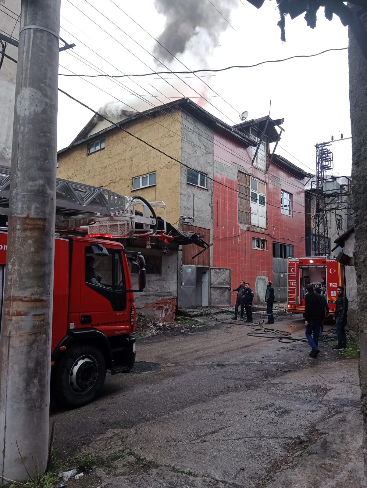 Bolu'da deri fabrikasında yangın çıktı