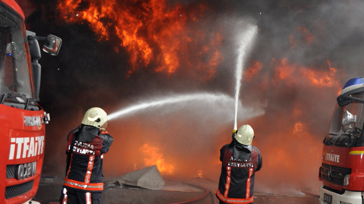 İstanbul'da sanayi sitesinde yangın