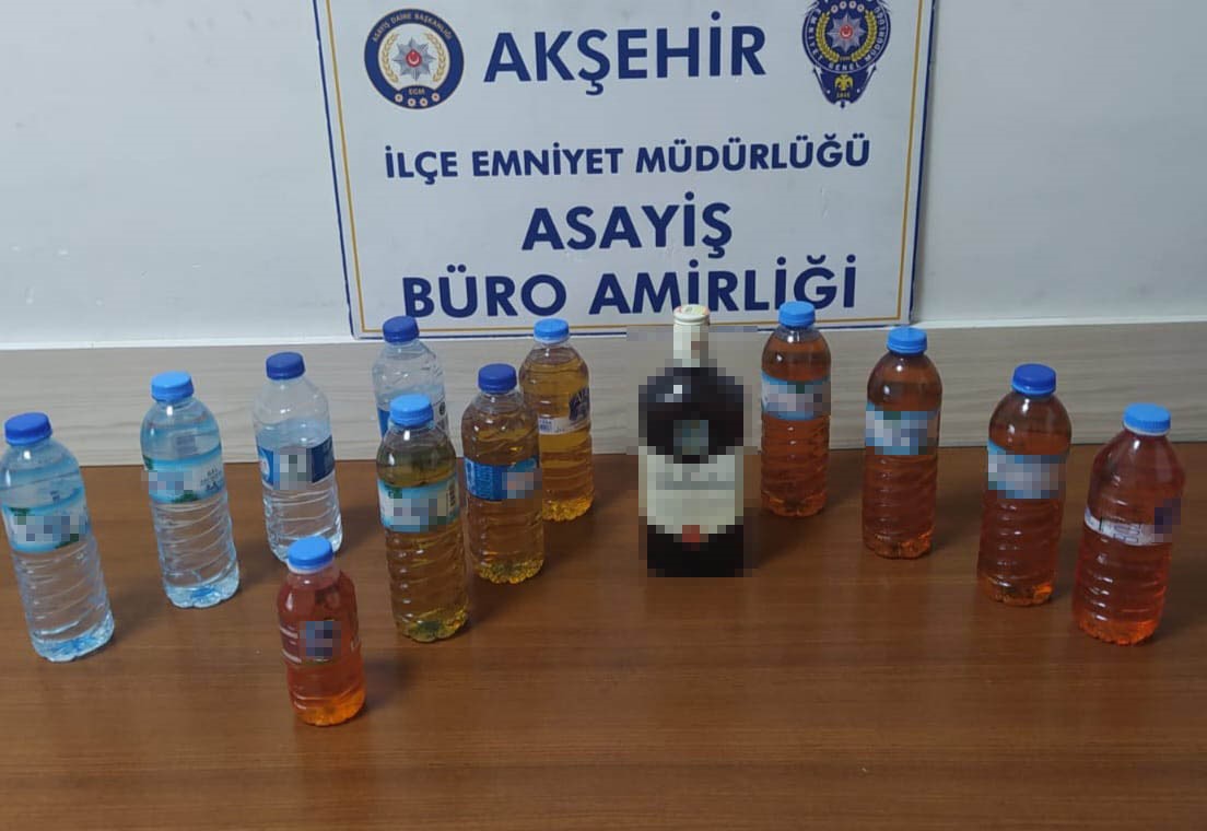 Konya'da litrelerce sahte alkol ele geçirildi