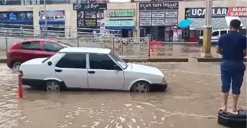 Elazığ'da sağanak yaşamı olumsuz etkiledi