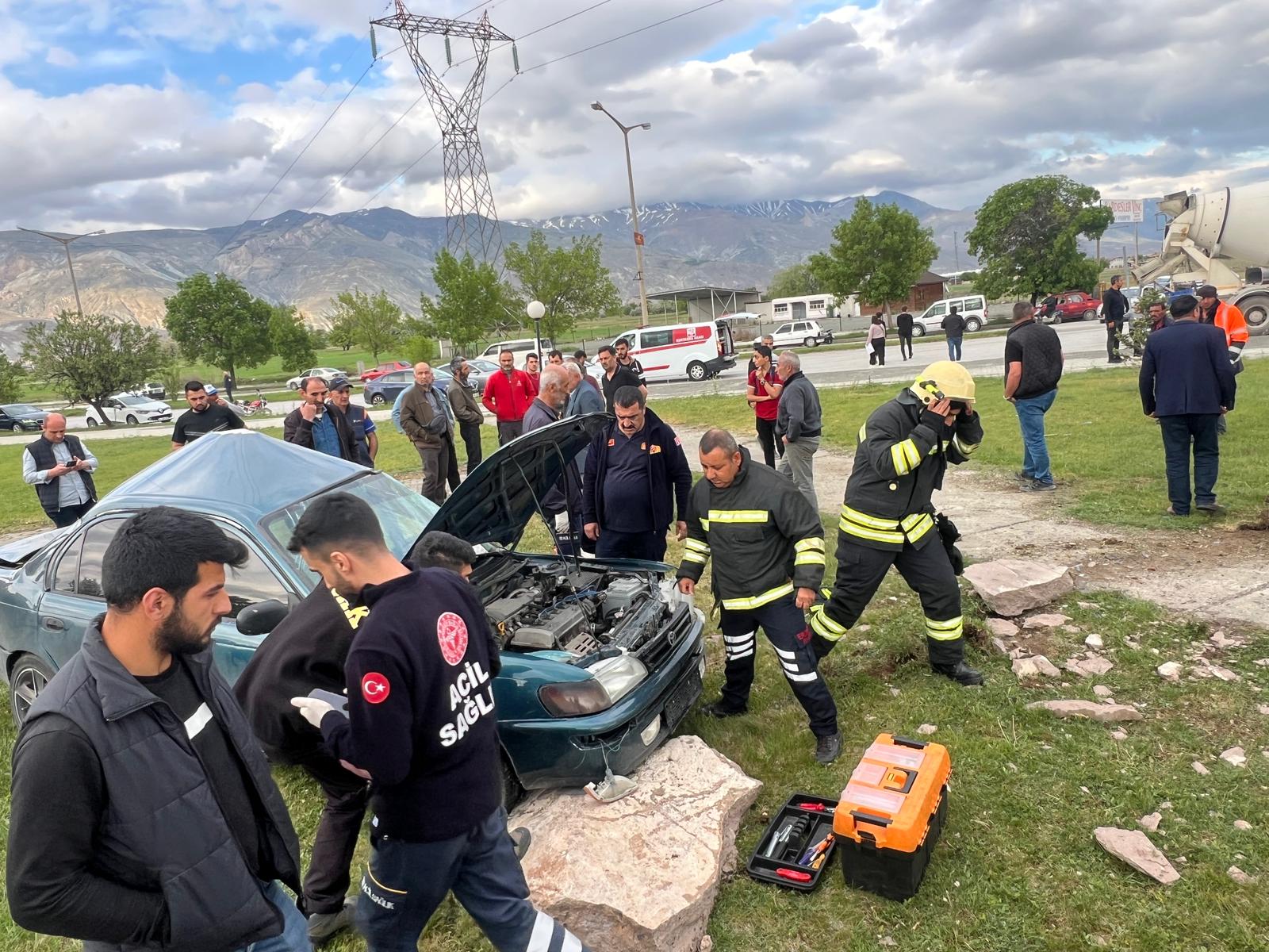 Erzincan'da otomobil takla attı: 1 ağır yaralı