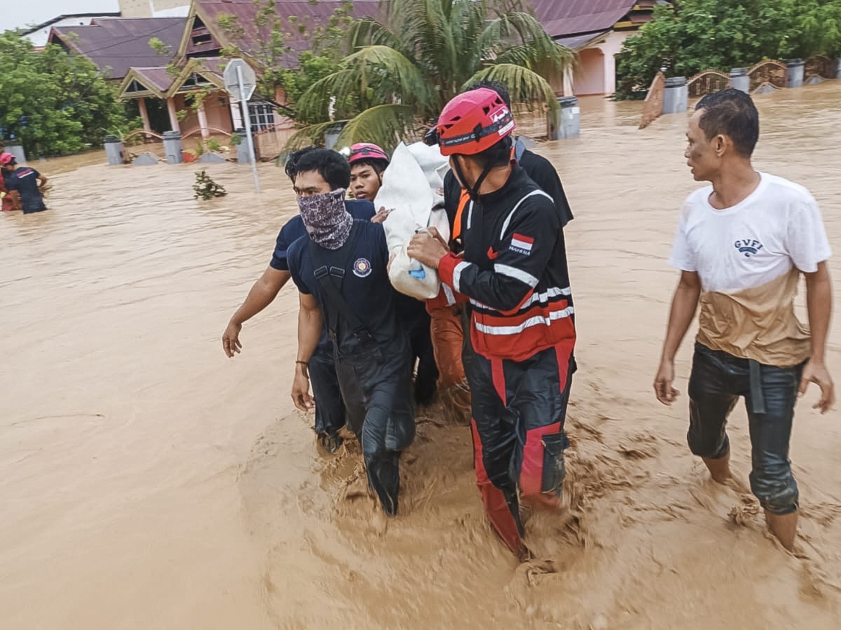 Endonezya’da facia! 15 kişi hayatını kaybetti