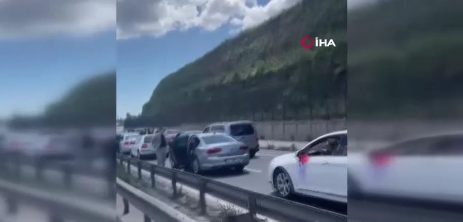 İstanbul’da magandalar trafiği durdurdu