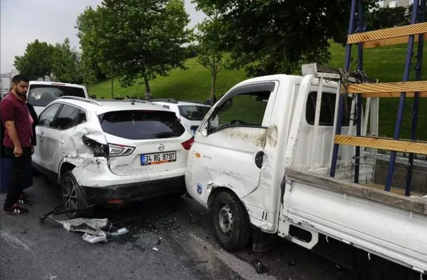 Ankara'da 4 araçlı zincirleme trafik kazası