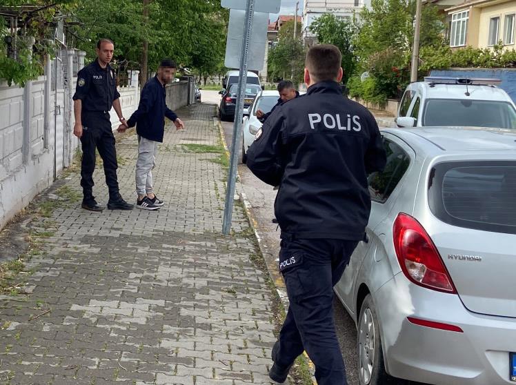 Aksaray’da film sahnelerini aratmayan şüpheli-polis kovalamacası yaşandı