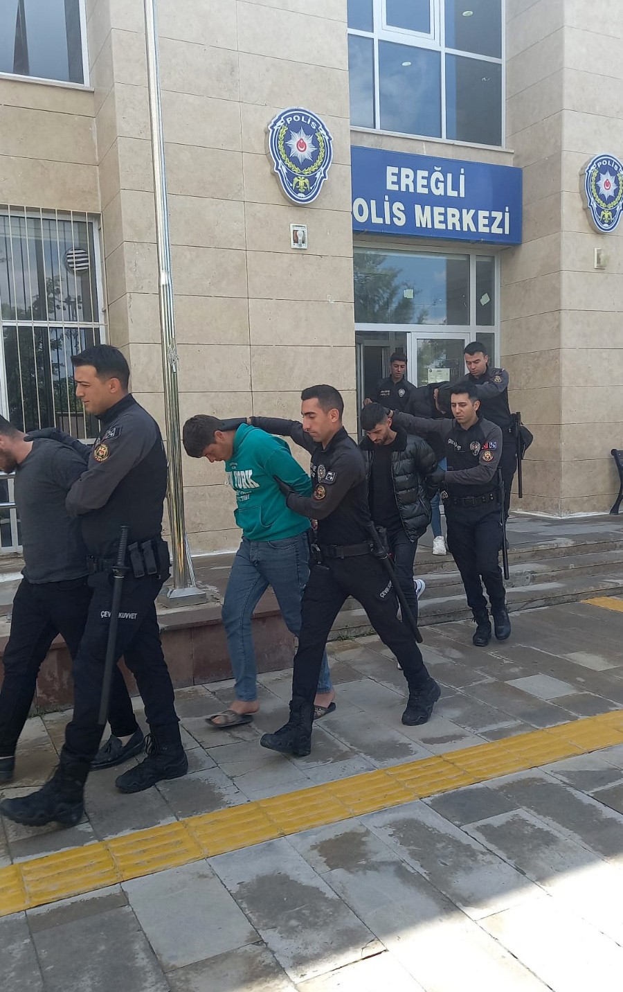 Konya’da yabancı uyruklular gözaltına alındı
