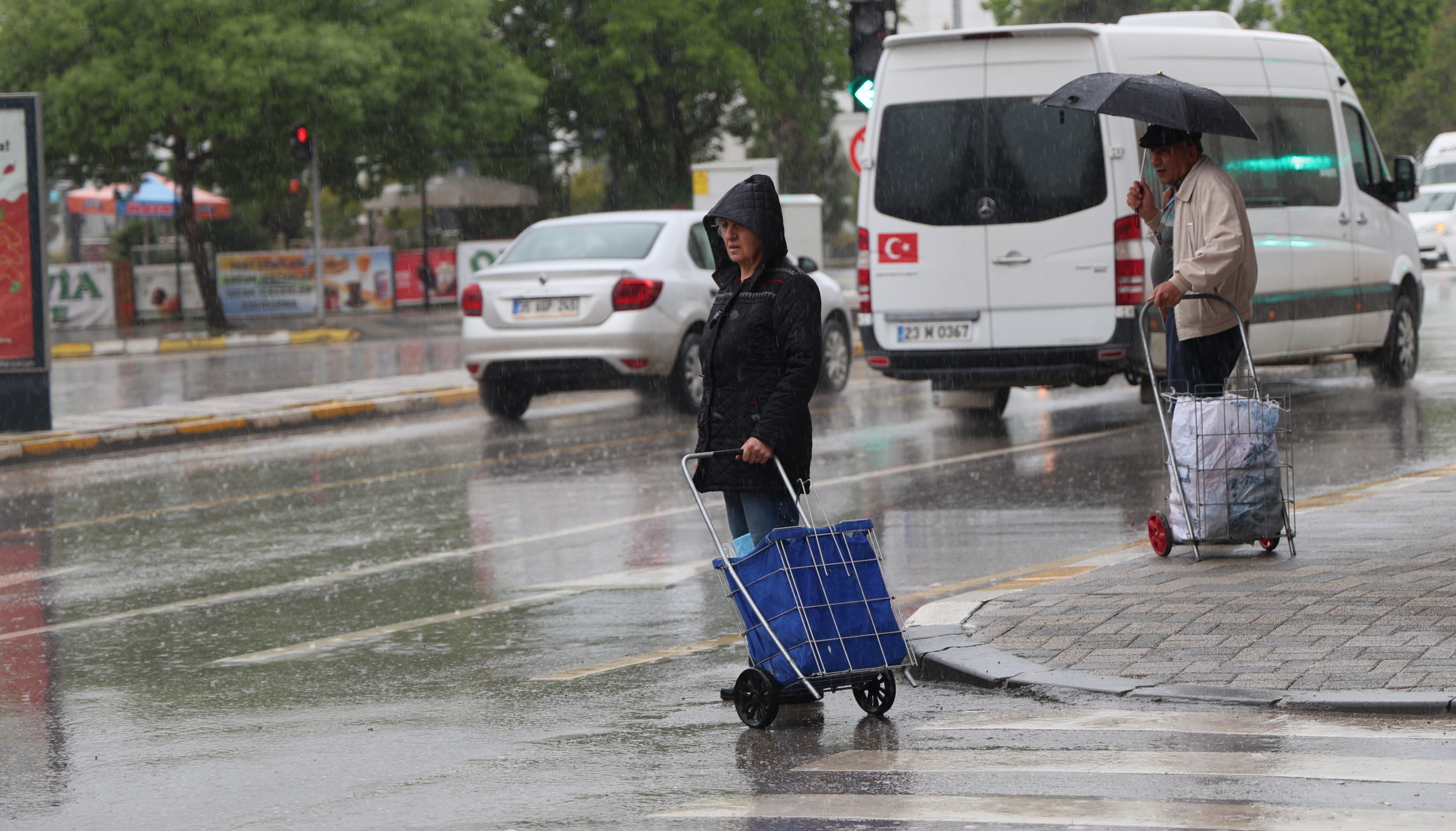 Elazığ'da sağanak yağış