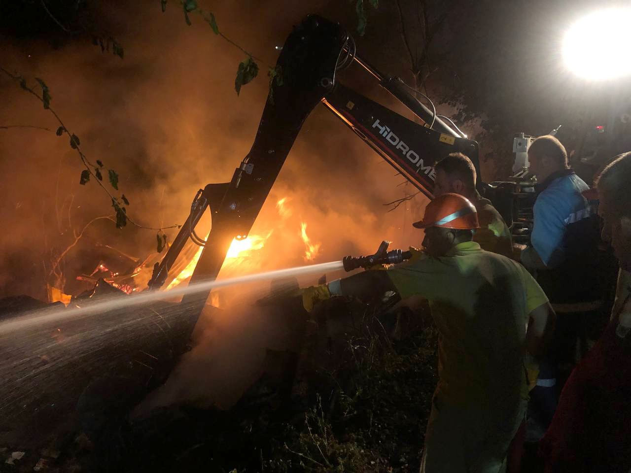 Kastamonu'da yangın: 2 ev küle döndü