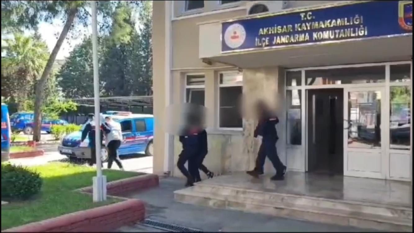 Manisa'da ekipler hırsızları kıskıvrak yakaladı