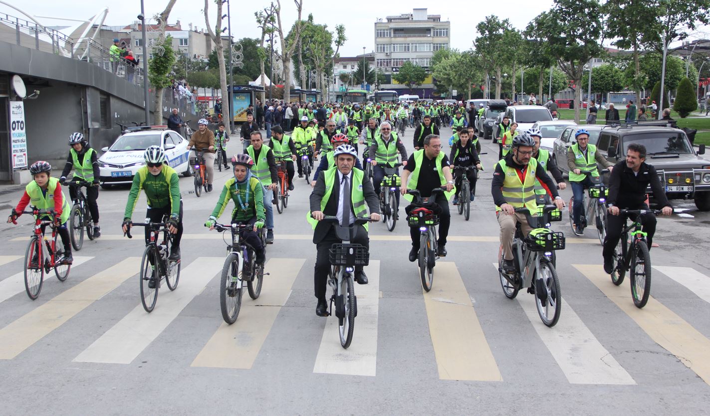 Trafik güvenliği için pedal çevirdiler