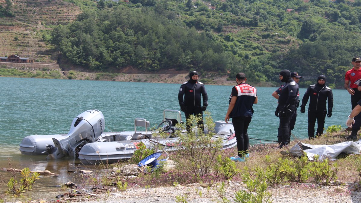 Serinlemek için baraja atlayan Rus bir daha çıkamadı