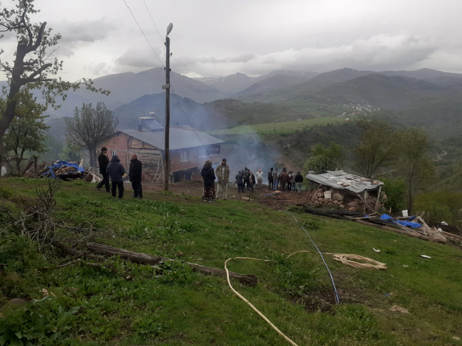 Sivas’ta samanlığa yıldırım düştü