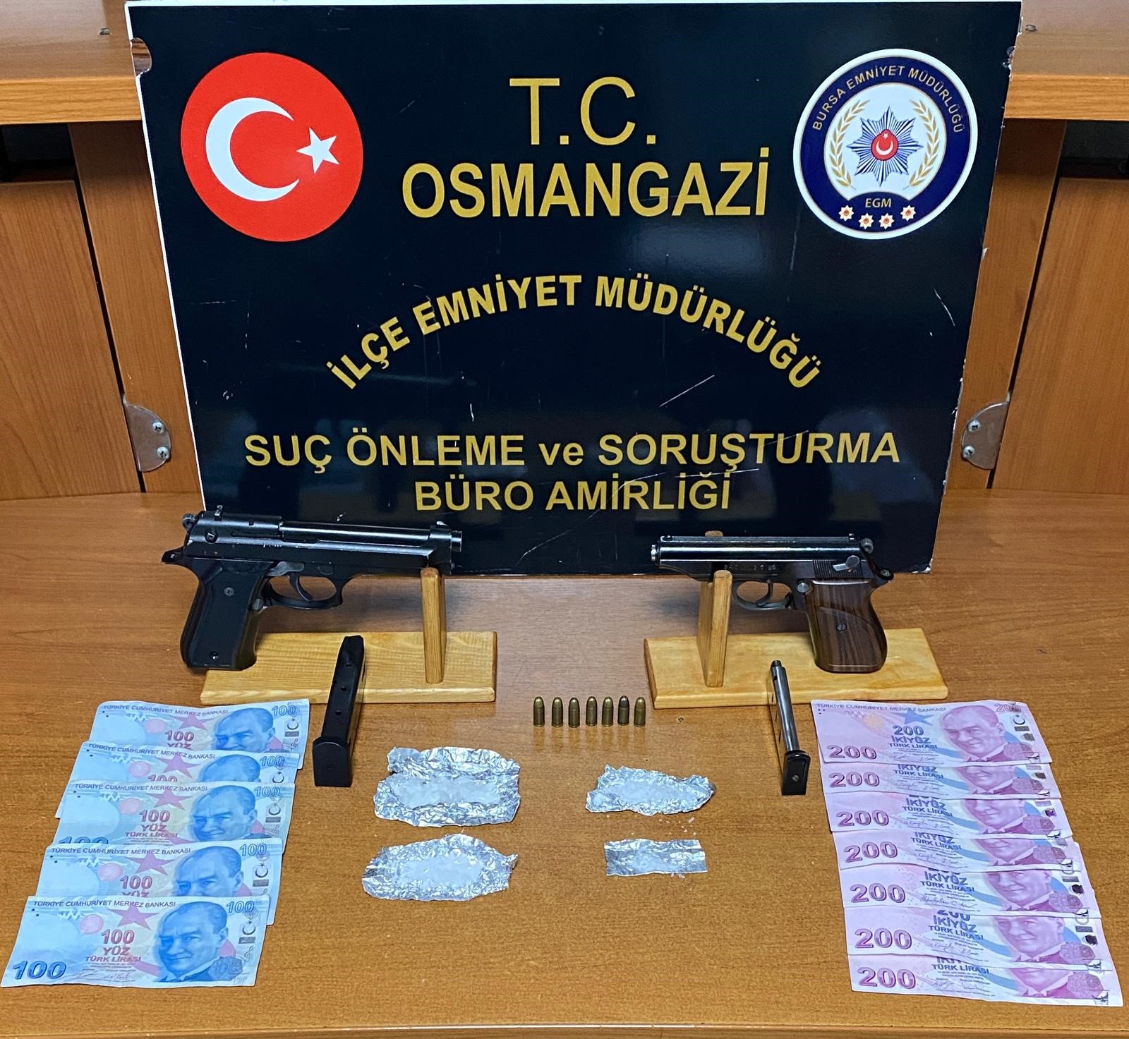 Bursa’da silah ile uyuşturucu takası yapanlar yakalandı