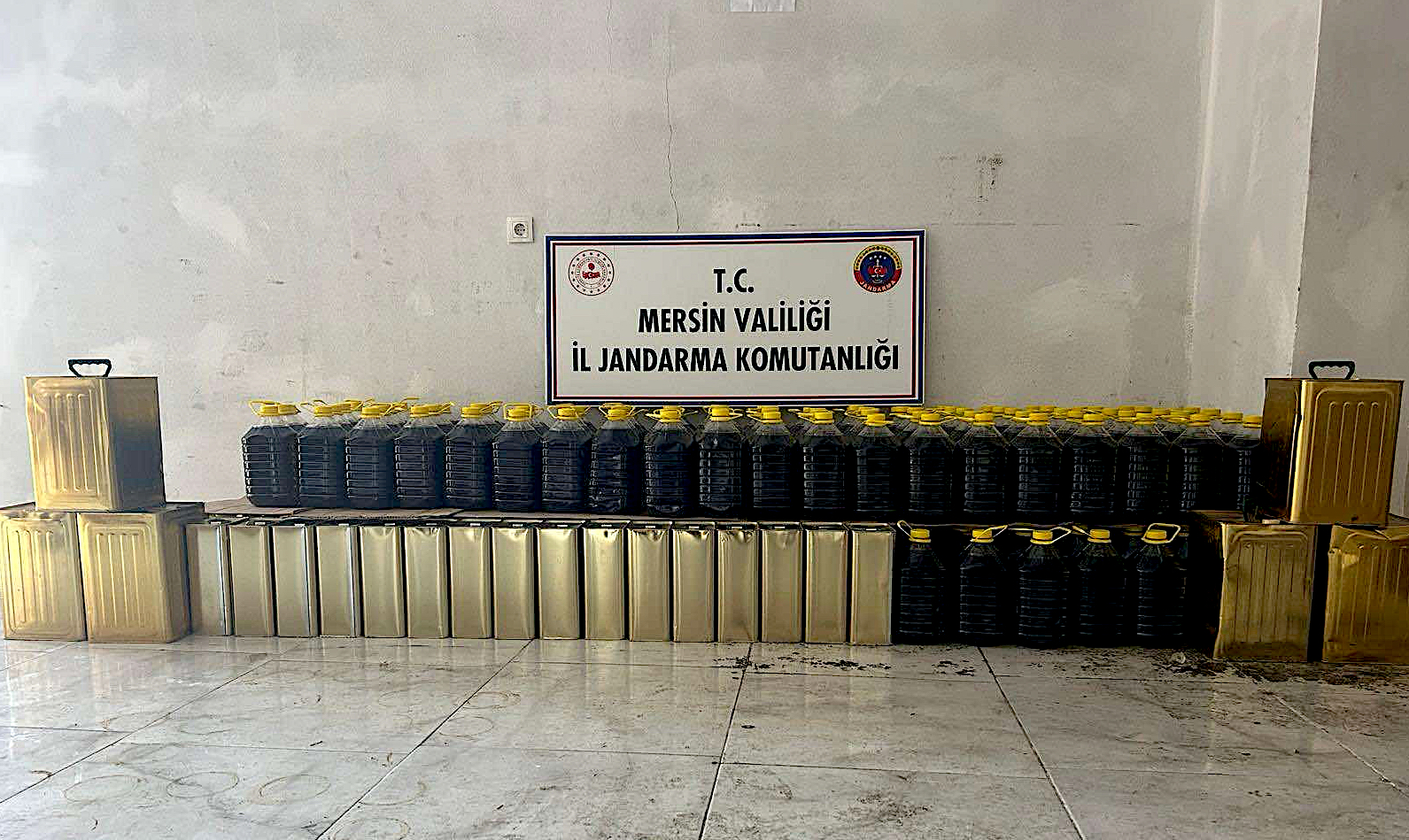 Toroslar'da binlerce litre zeytinyağı ele geçirildi