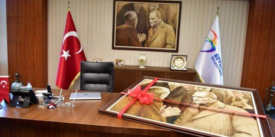 Atatürk tablosu tekrar İBB'ye asılacak!