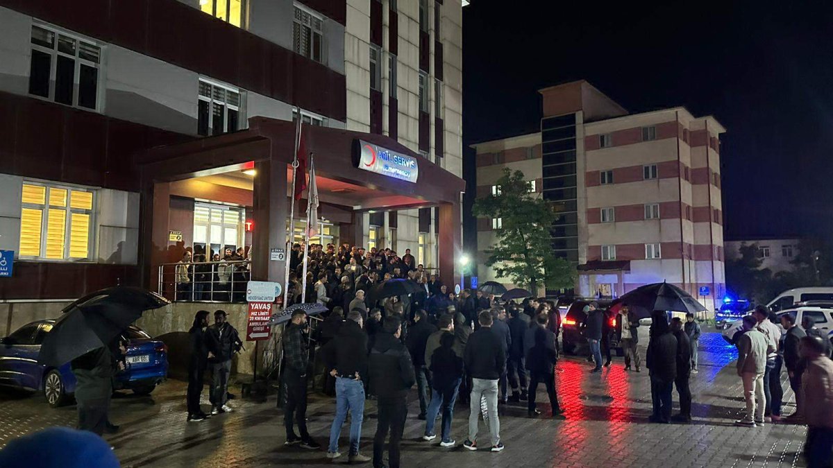 Van'da üs bölgesine yıldırım düşmesi nedeni ile 1 güvenlik korucusu şehit oldu