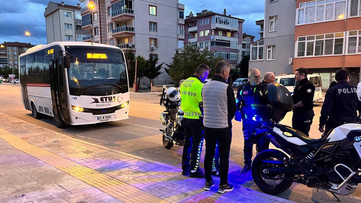 Yolcuların ihbar etti, minibüs şoförü alkollü çıktı