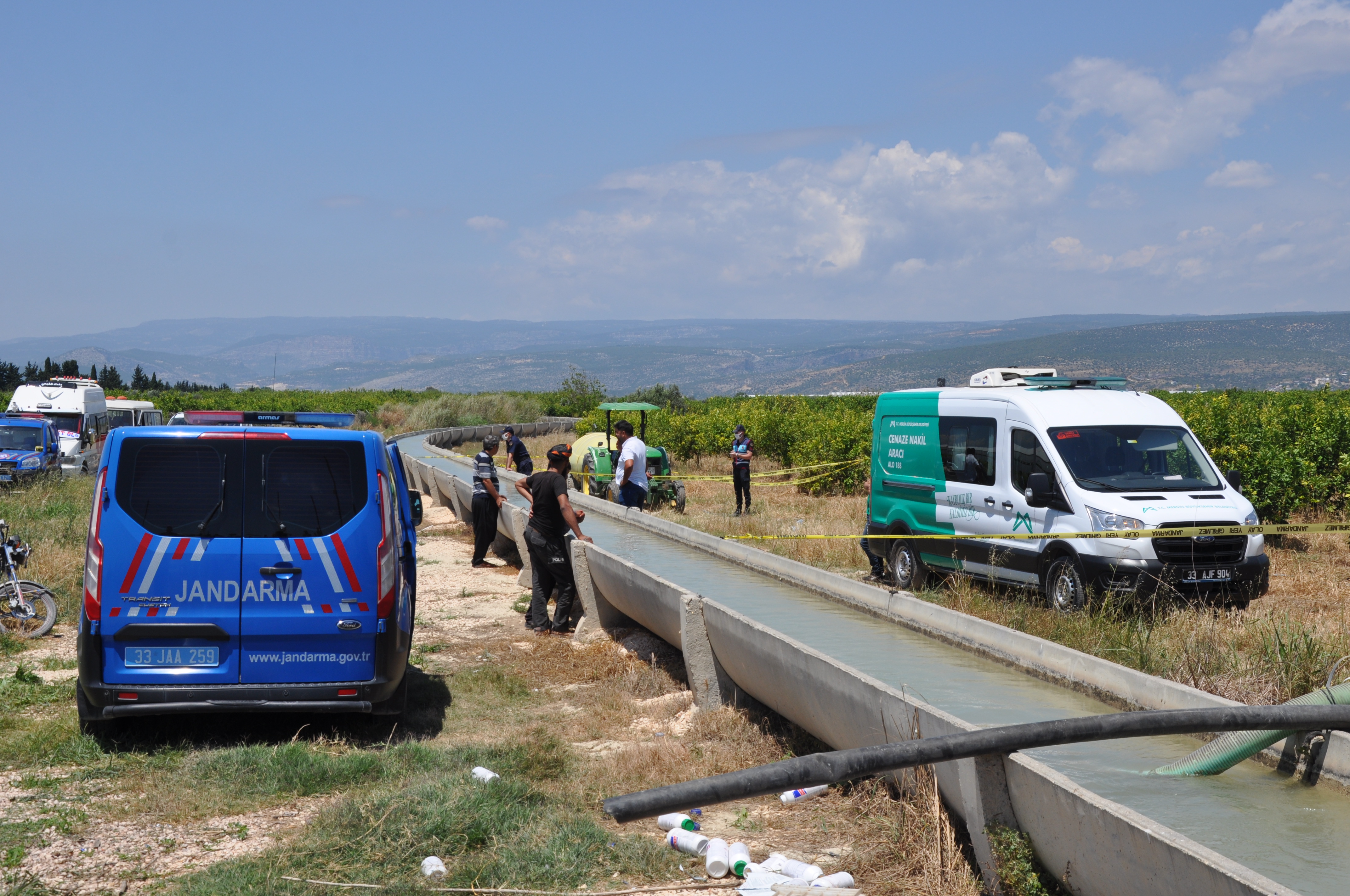 Mersin'de küçük kızın kıyafeti traktörün şaftına dolandı: hayatını kaybetti