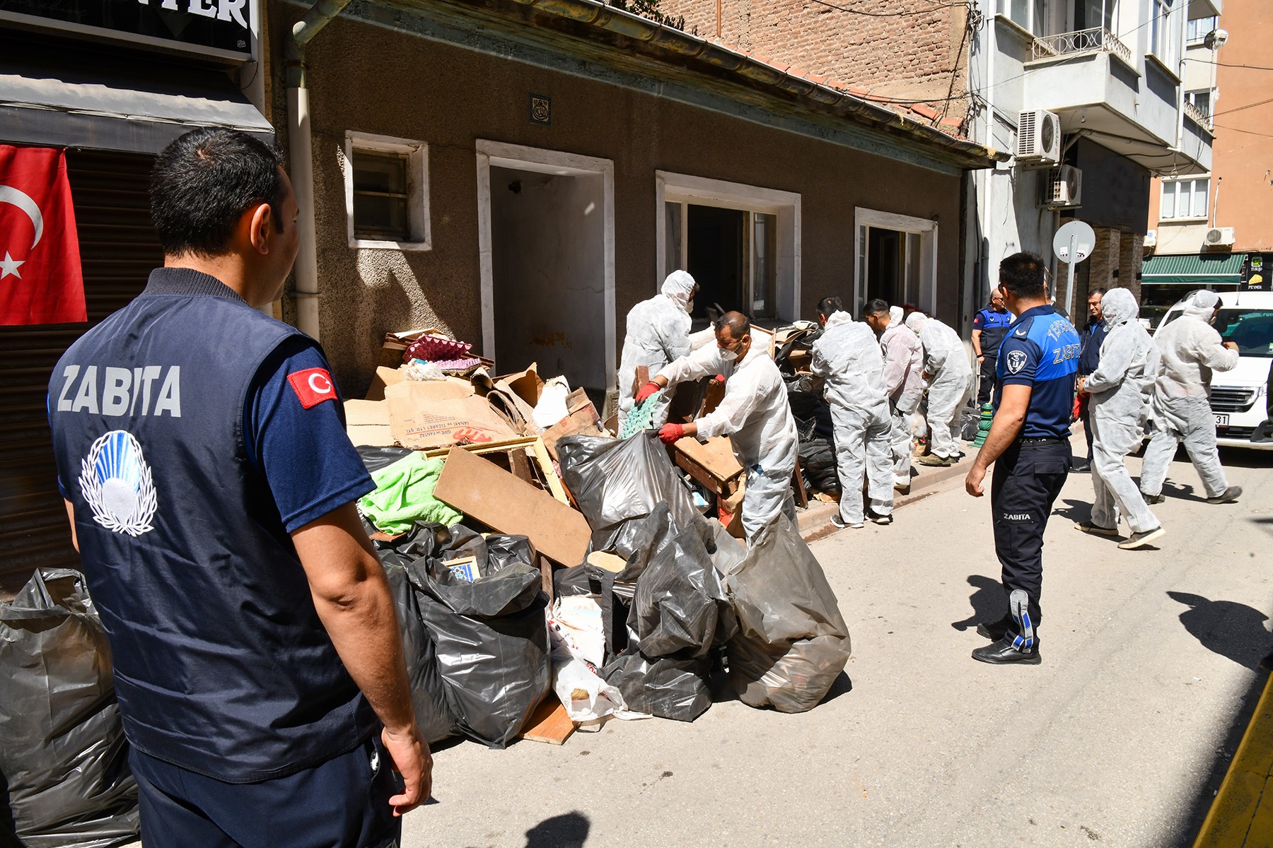 Eskişehir'de çöp ev temizlendi