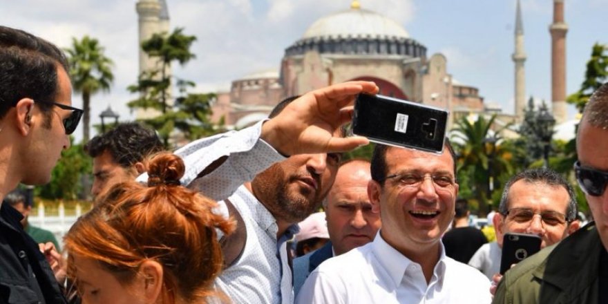 Ekrem İmamoğlu, Sultanahmet Camii'nde