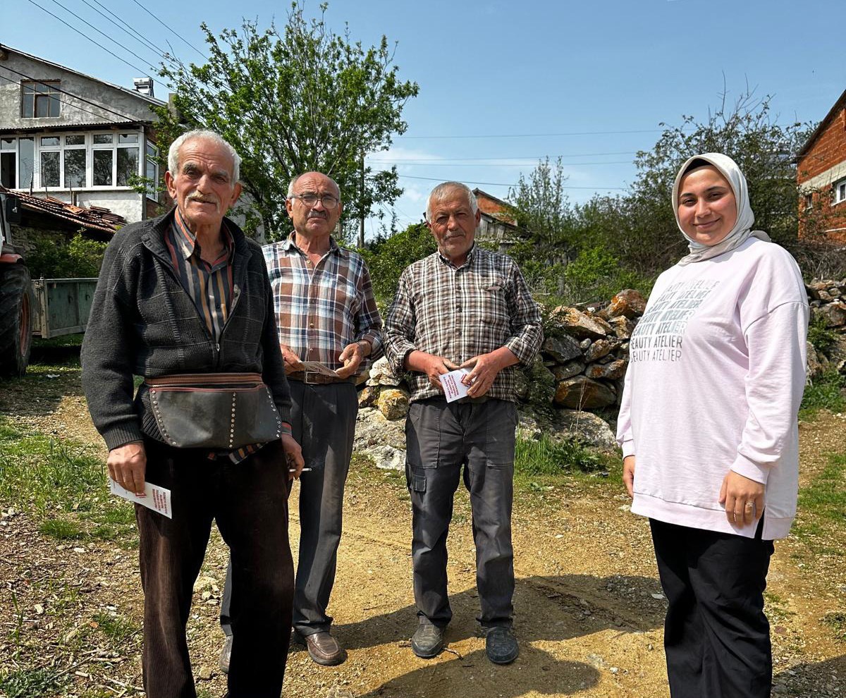 Kastamonu'da ekiplerden köylülere kene bilgilendirmesi