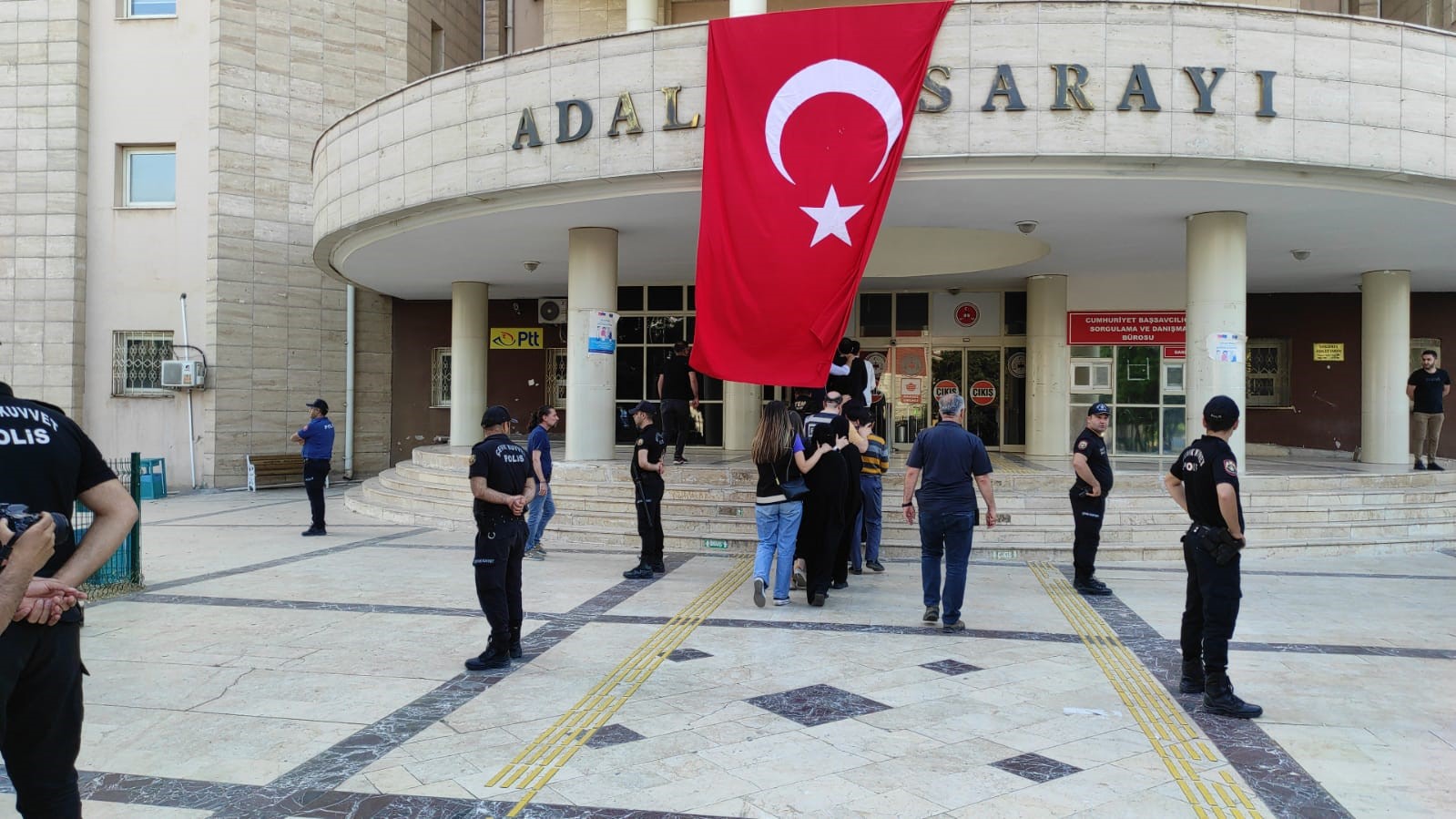 Şanlıurfa merkezli IŞİD operasyonunda 22 tutuklama