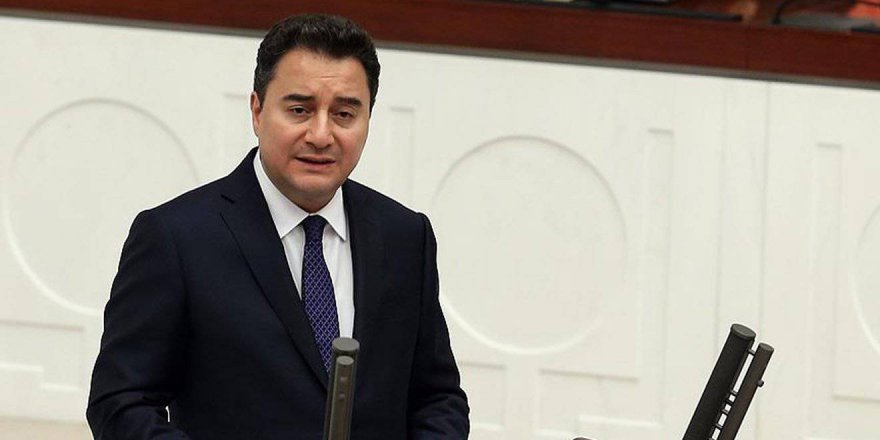 Bir AKP'li bakan daha yeni partide!