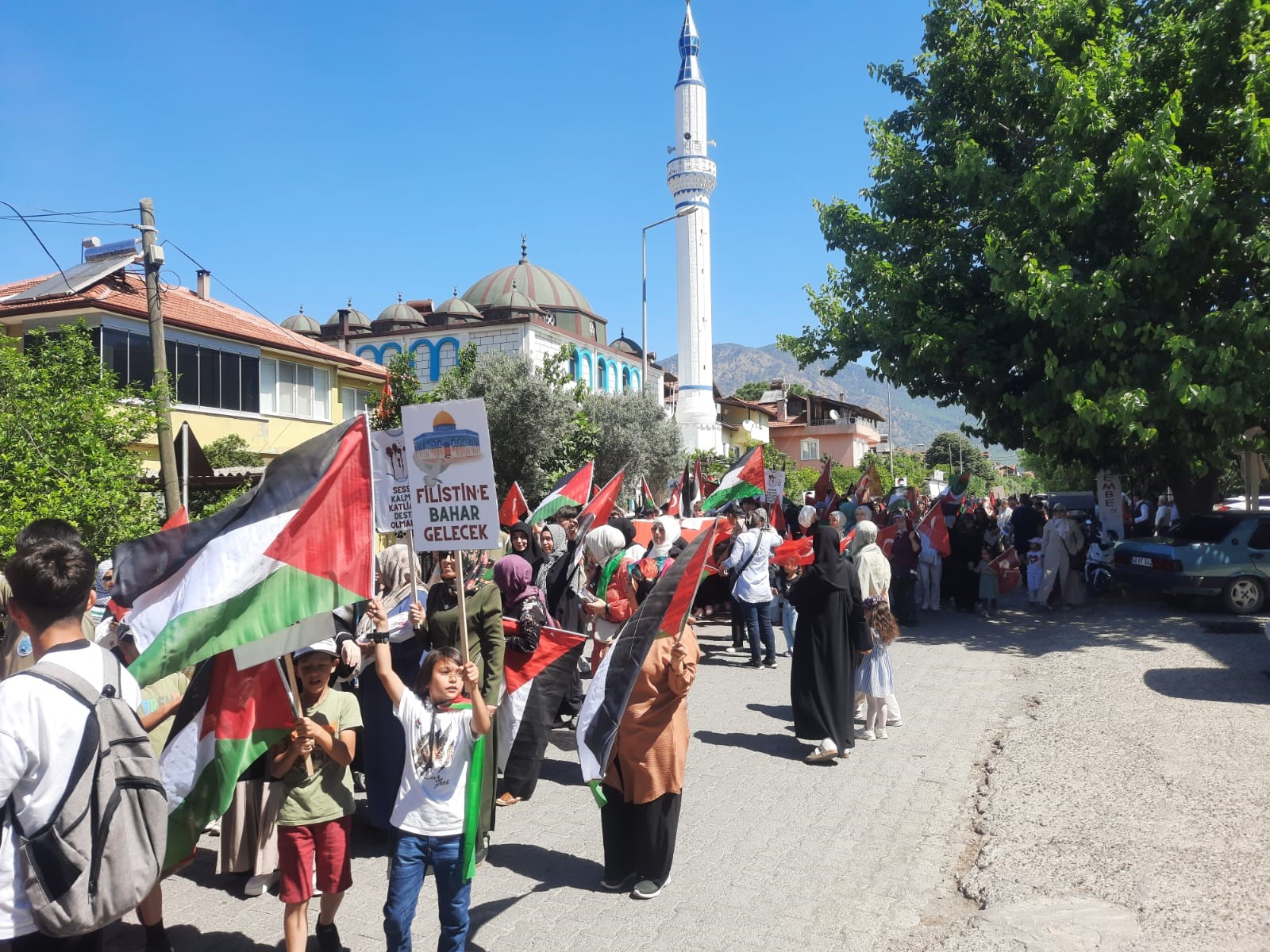 Muğla Köyceğiz’de Filistin’e destek yürüyüşü gerçekleşti