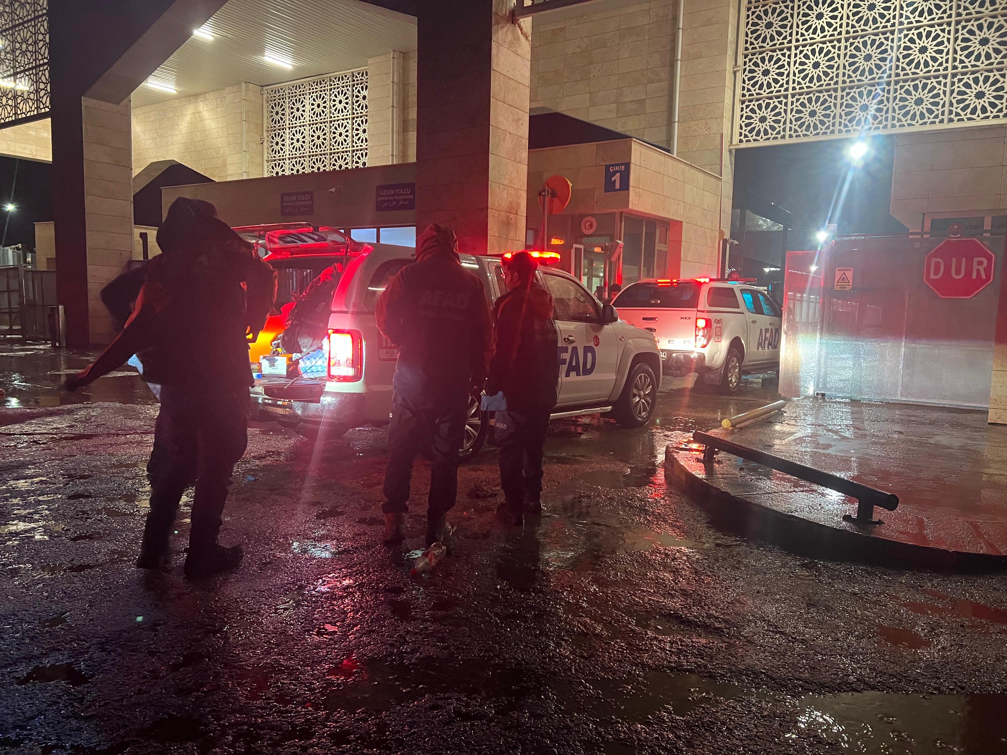 İbrahim Reisi'ni taşıyan helikopter düştü! Van AFAD personelleri İran'a intikal için yola çıktı