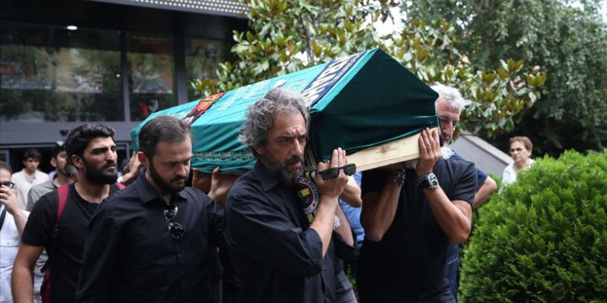 Küçük İskender, son yolculuğuna uğurlandı