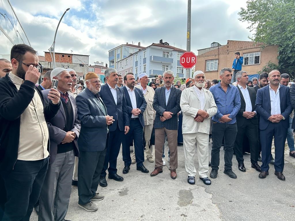 Kocaeli’de hacı adayları uğurlandı