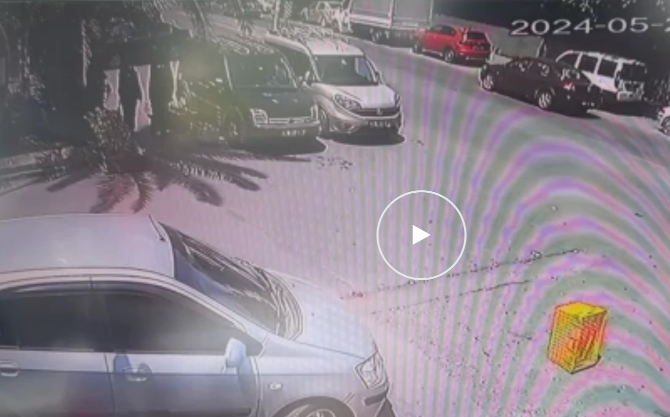 Ani manevrayla otomobile çarpmaktan son anda kurtuldu