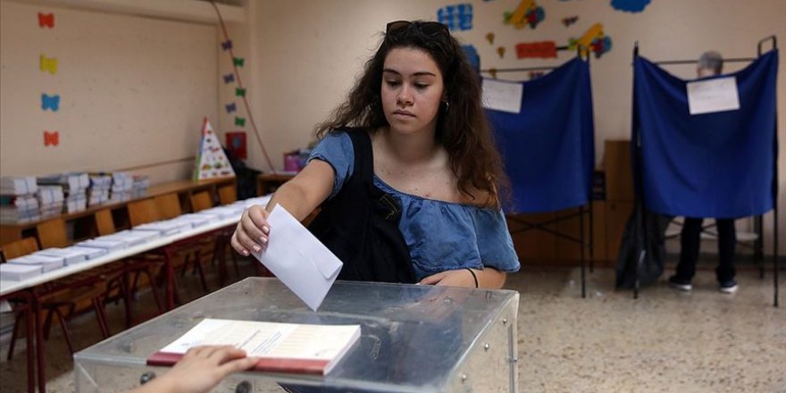 Yunanistan'da halk sandık başında