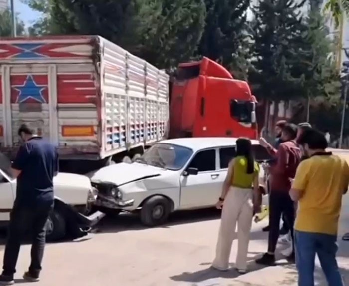 Freni tutmayan tır korku saçtı