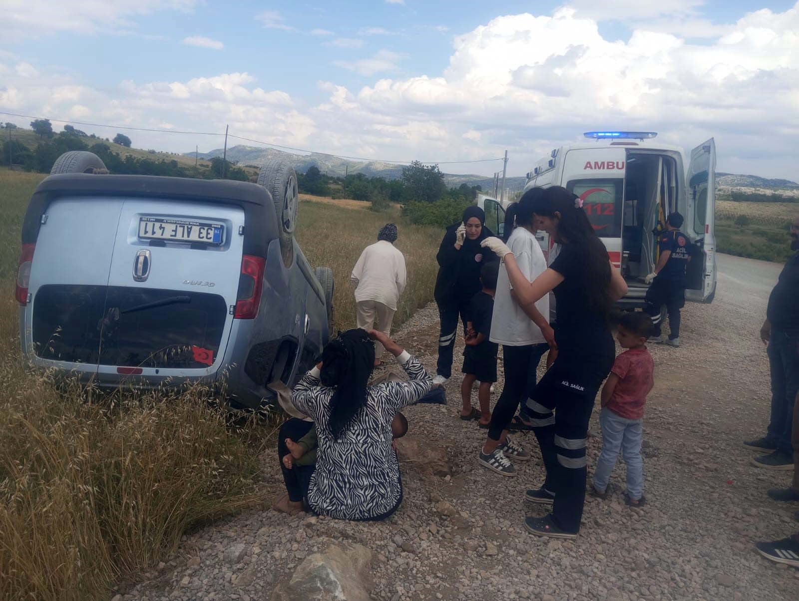 Diyarbakır’da hafif ticari araç kazaya karıştı: 4 yaralı