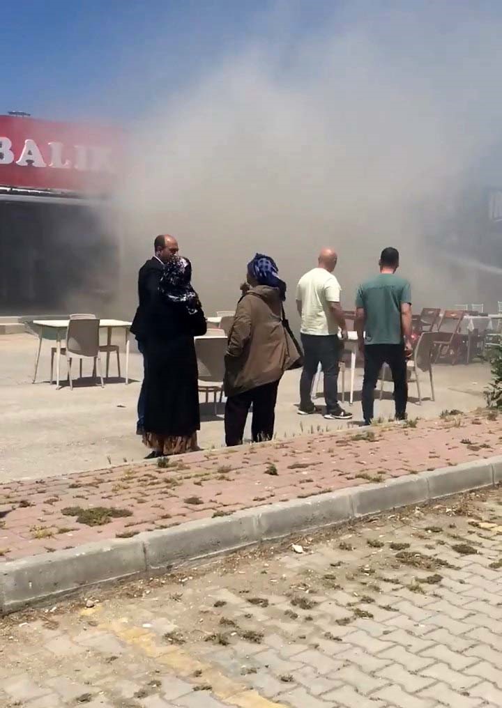 Bursa'da balıkçı restoranları küle döndü