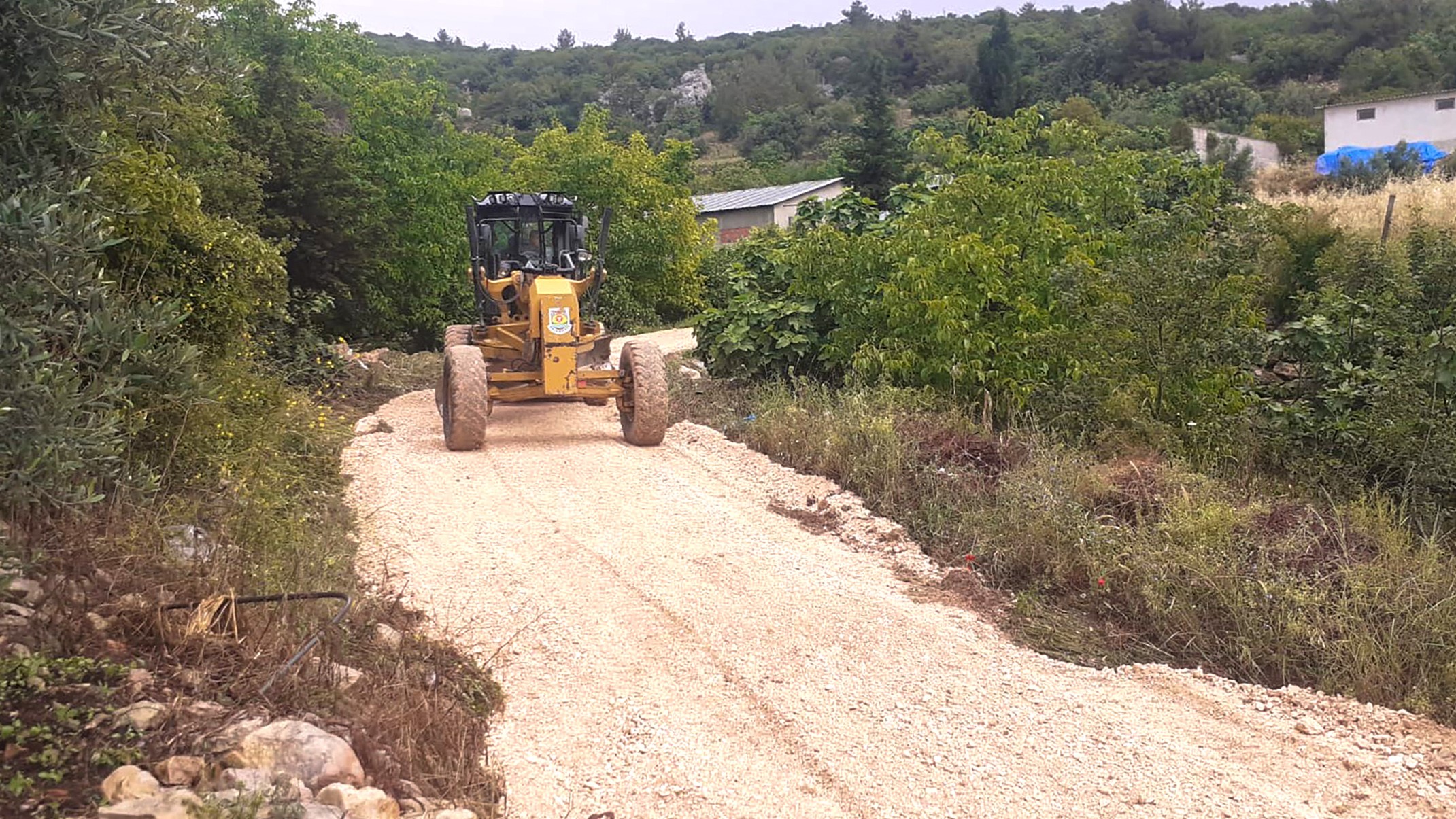 Tarsus’ta köy yolları onarıldı