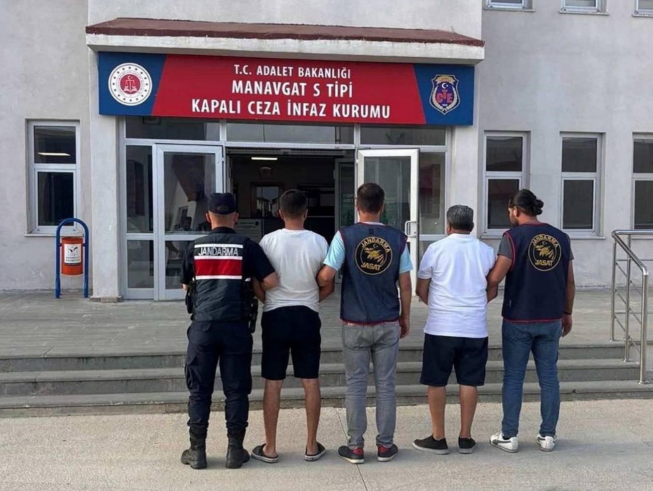 Mersin'de aranan firari hükümlü Antalya'da yakalandı