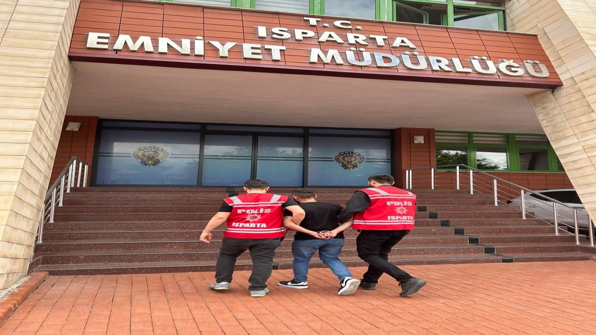 Azılı hırsız polis ekipleri tarafından kıskıvrak yakalandı