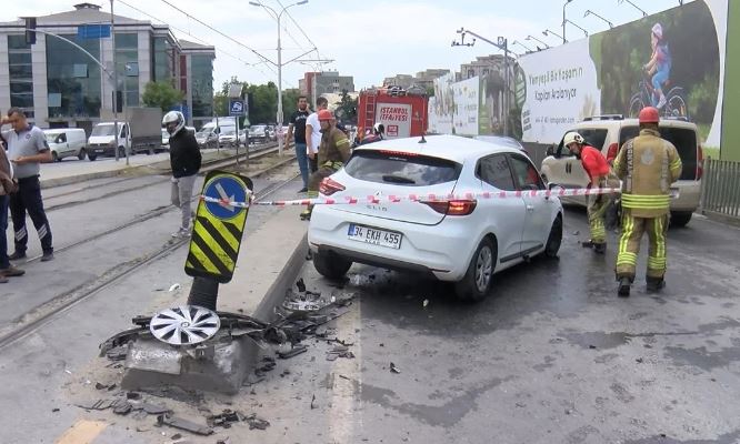 Bahçelievler'de tramvay otomobile çarptı