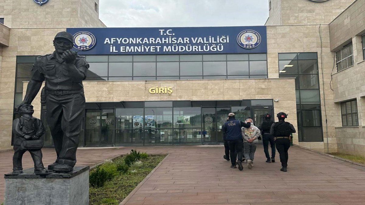 Afyonkarahisar'da 4 IŞİD şüphelisi yakalandı